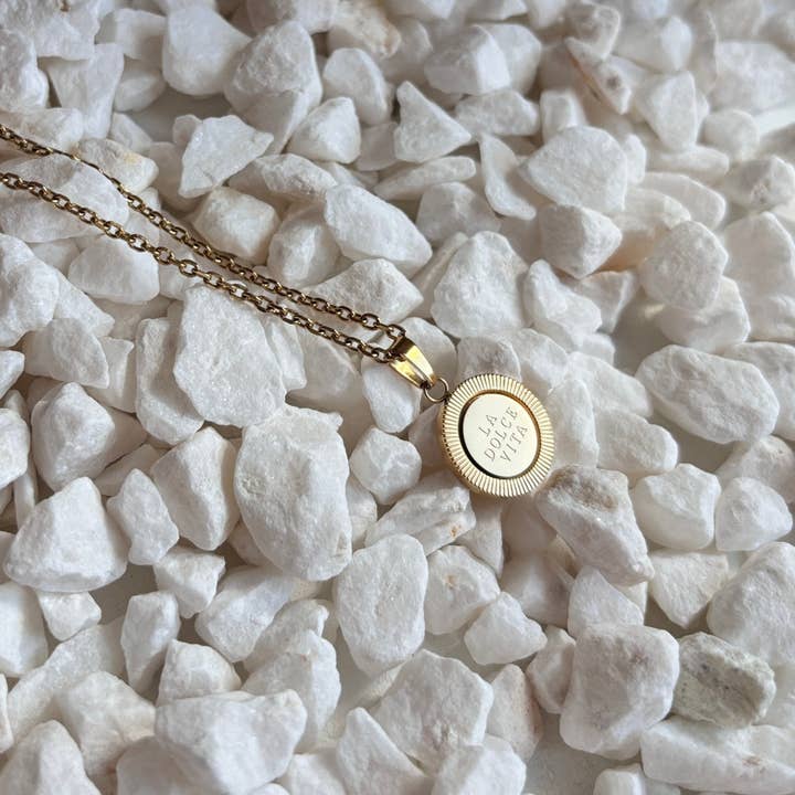 DUESTELLE ITALIA - Wholesale Pendant/Charm Necklace - La Dolce Vita - Limited edition - Necklace with gold pendant3
