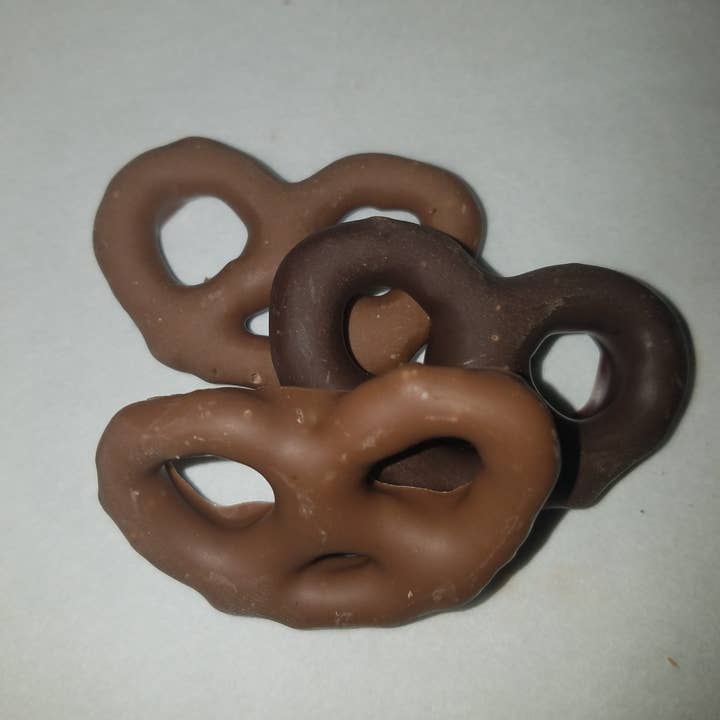 Skip's Candies (Nut Free) - Wholesale Chocolate Covered Sweets - Chocolate covered Mini Bow Pretzels0