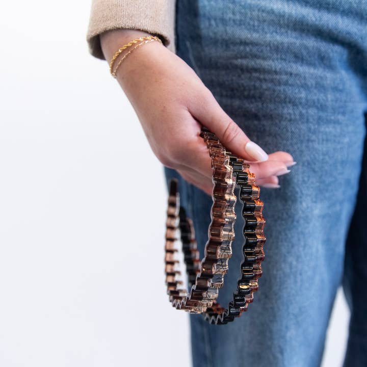 Headbands of Hope | One Purchased One Donated – Engroshandel Pandebånd - Dame – Tyndt bølget pandebånd sæt - sort + klar5