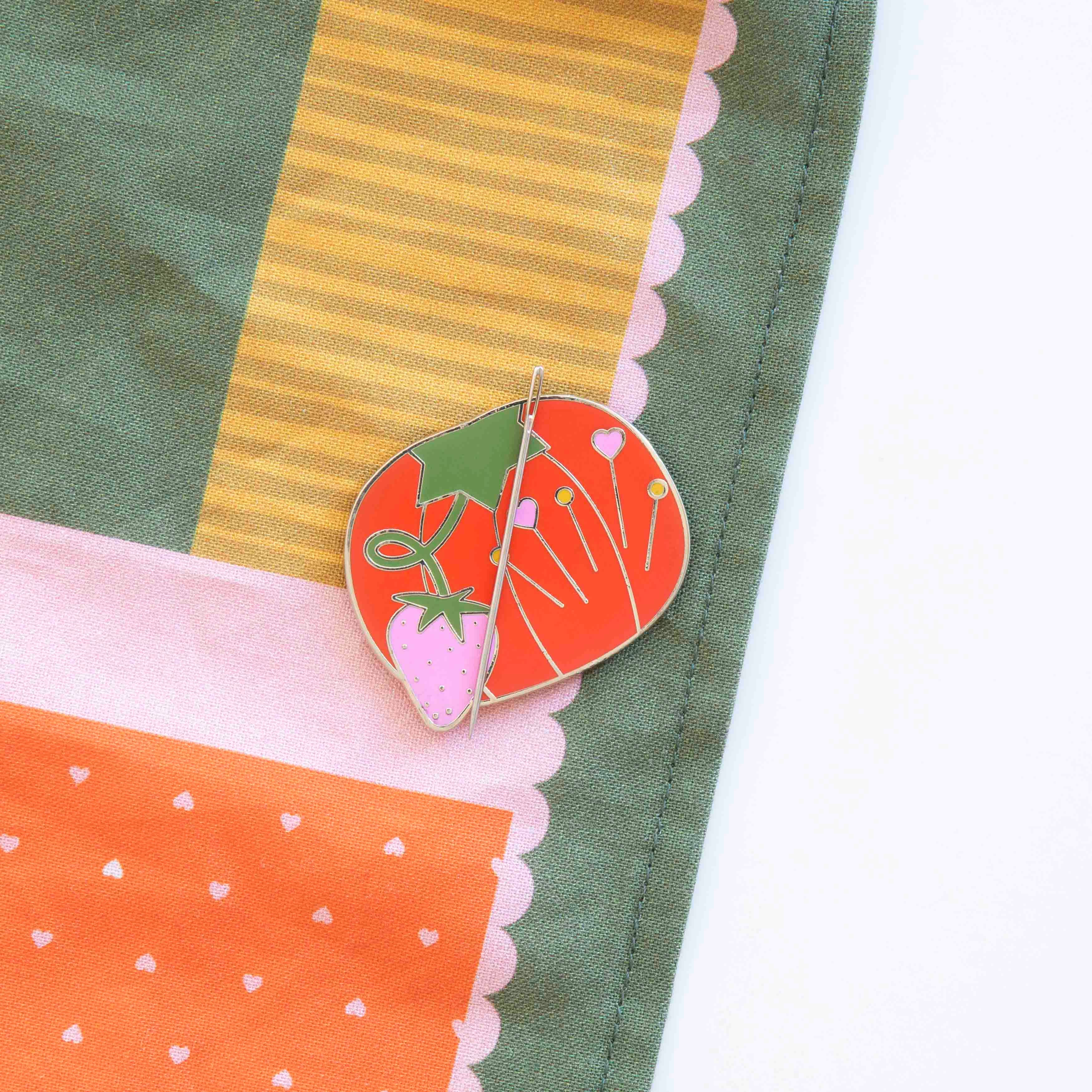 Sarah Hearts - Wholesale Craft Supplies - Tomato Pin Cushion Magnetic Needle Minder2