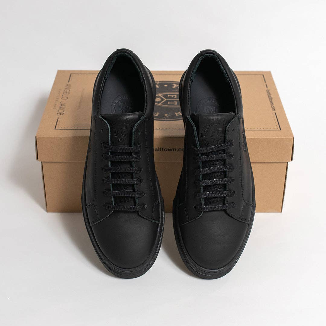 Football Town - Wholesale Lifestyle Sneakers - Men's - Sneaker Town (Black/Black)1