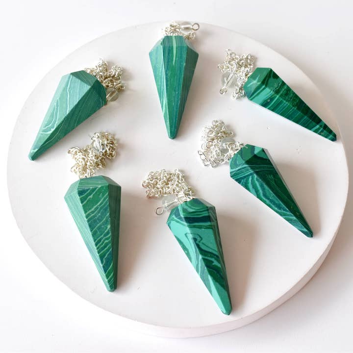 Soothing Crystals - Vendita all'ingrosso Pietra/cristallo spirituale - Lotto di 20 pezzi | Malachite sintetica | Pendolo di cristallo sfaccettato5