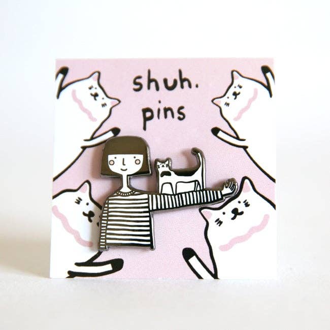 shuh. - Wholesale Lapel pin/button - CAT ON ARM PIN