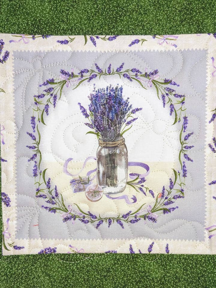 Lavendelstrauß Topflappen/Hotpads für den Großhandel von Red Mitten