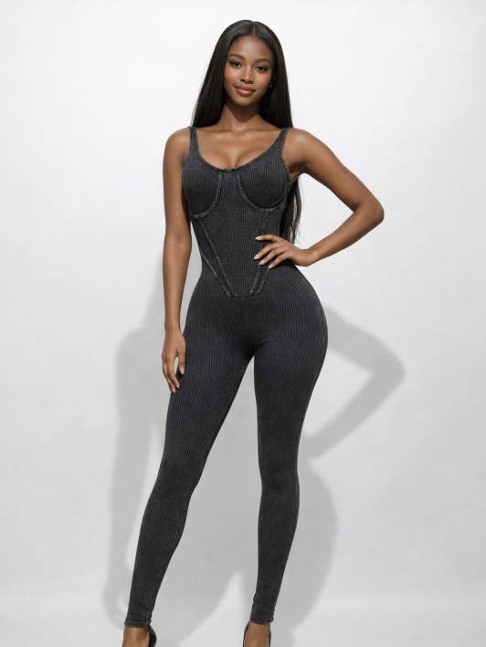 COMBINAISON DÉLAVÉE AUX MINÉRAUX pour la vente par New Trend On