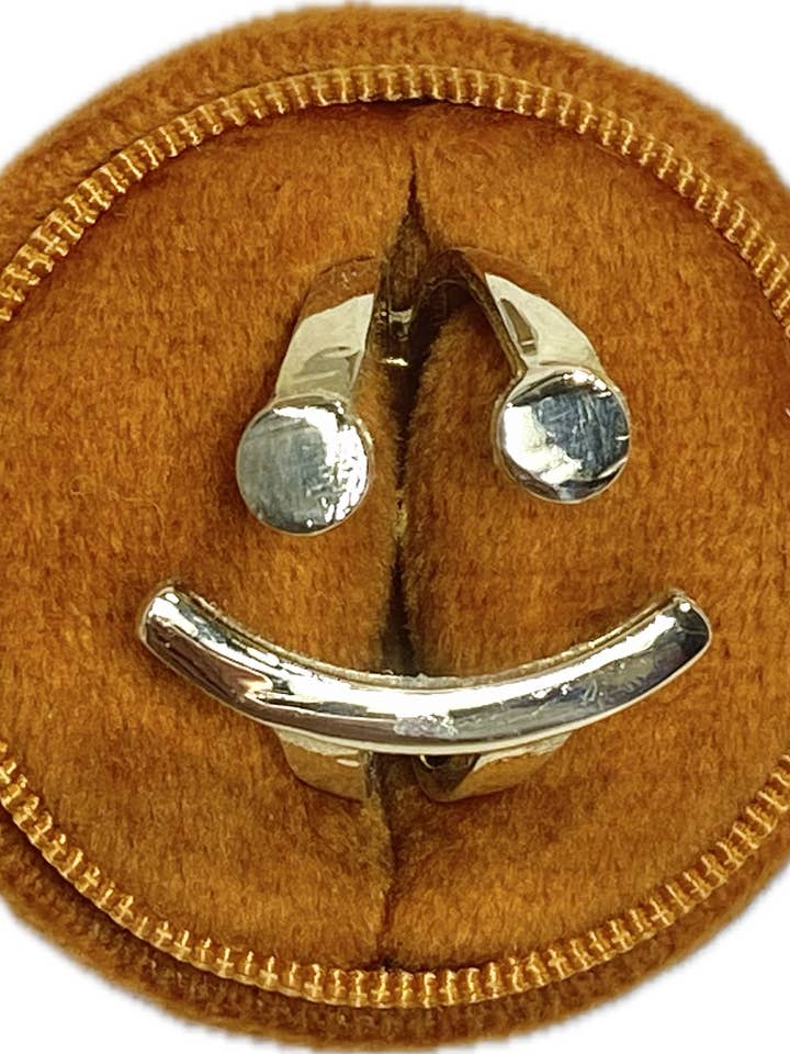 Smile Ring for wholesale by Sabai Sabai