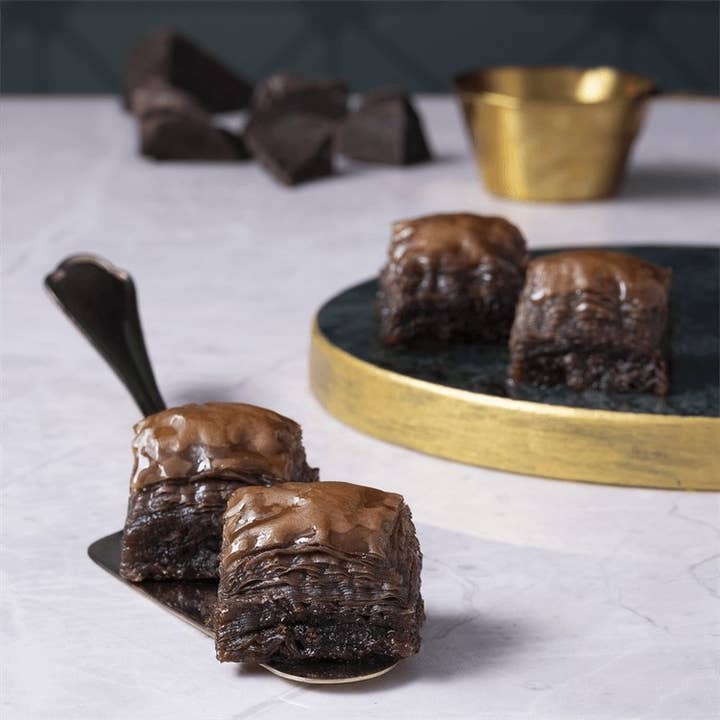 Aladdin - Wholesale Chocolate Covered Sweets - Karakoy Gulluoglu | Turkish Chocolate Baklava