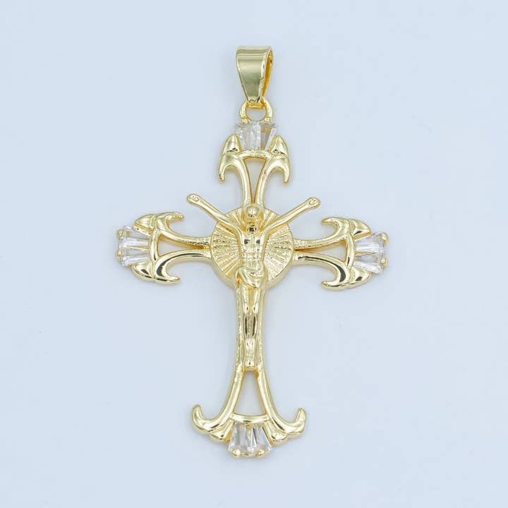 Hänge i 24K guldpläterad baguette geometrisk krucifixkors | AA1503 för wholesale av Aim Eternal