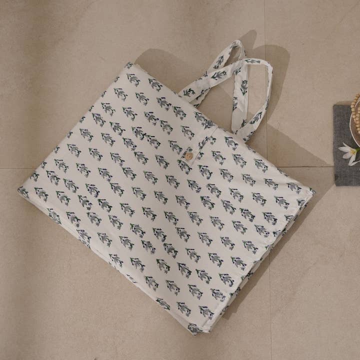 Craftpair – wholesale Travel blanket – Grey Leaf Block Printed Mini Picnic Mattress With Handles - No Tariffs7