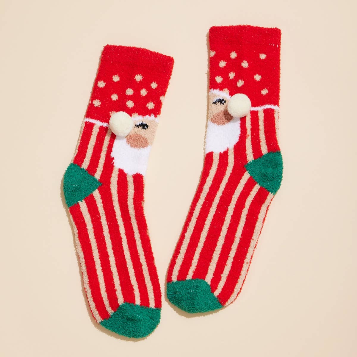 Sortiert Weihnachtliche Flauschsocken – Sortiment aus 4 Paaren als Weihnachtsgeschenk für den Großhandel auf Faire16