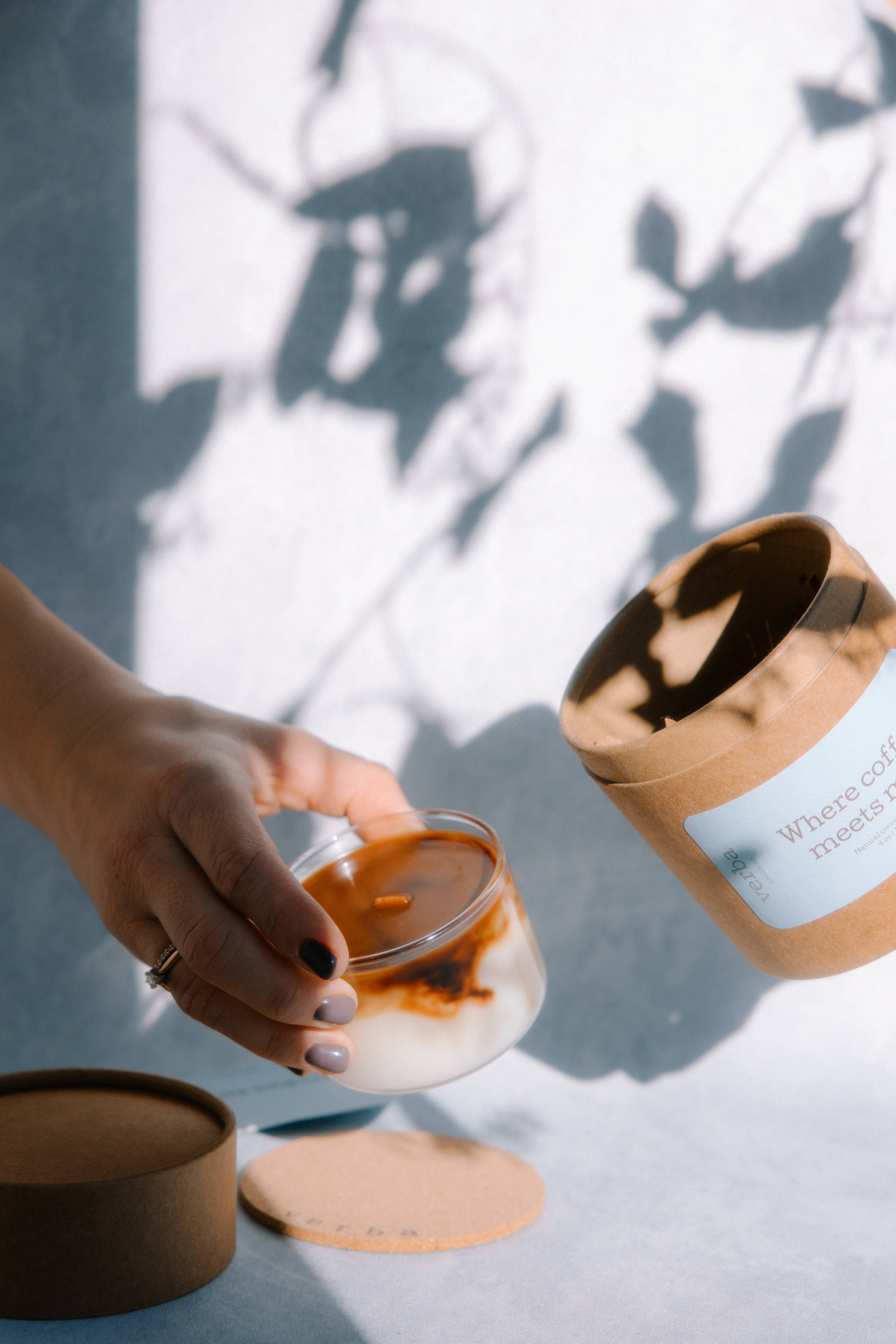 Verba Candle Co – wholesale Burkljus – Kaffeljus - Där kaffe möter mjölk, Naturligt kokosvax2