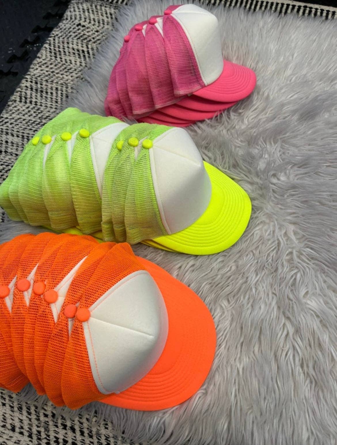 Galveston Airbrush - Wholesale Hat Accessory - Women's - Custom Airbrush TRUCKER HAT5