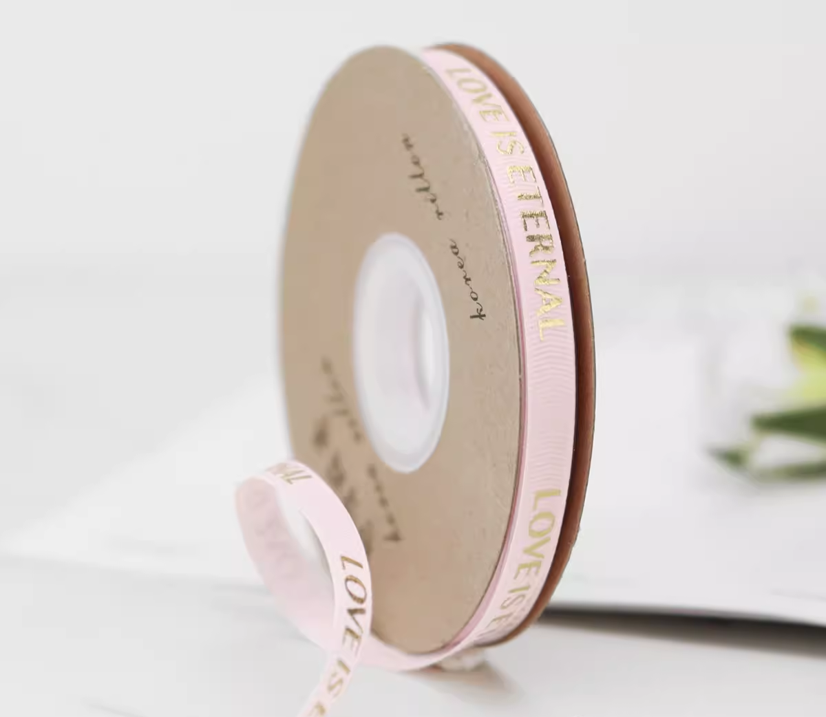 Casa Style - Venta al por mayor Cintas - Envoltorio de regalos - Cinta de sarga con estampado de letras en bronce (1 cm x 91 m)7
