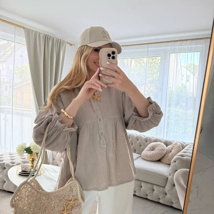 Muslin blouse with 3/4 flounce sleeves – Taupe and other Purchase Wholesale musselin kleidung. Free Returns & Net 60 Terms on Faire trending on Faire.