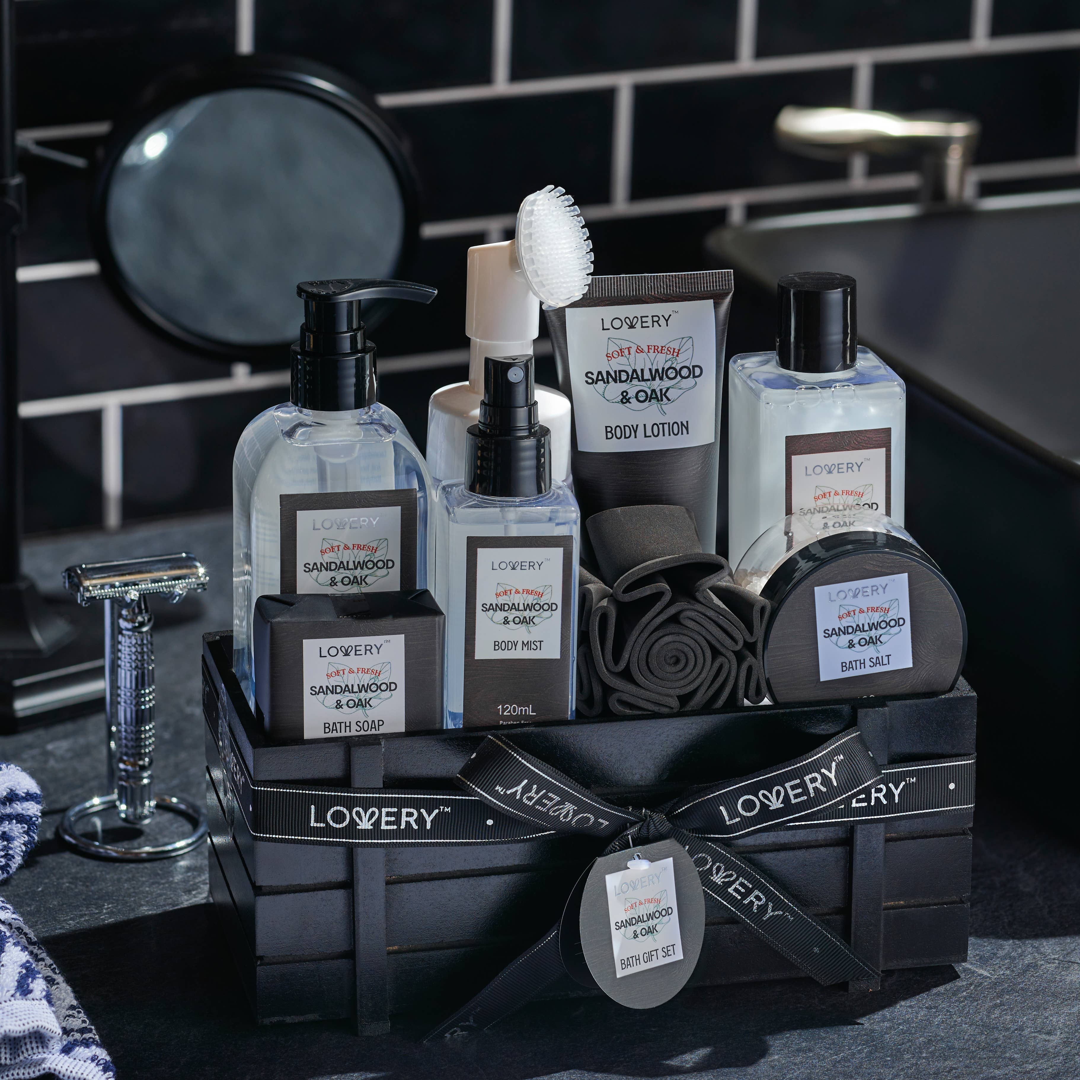 Lovery – wholesale Bath & body set – Men’s – Luxury Spa Kit for Men, Sandalwood Oak Scented Bath Gift Set4