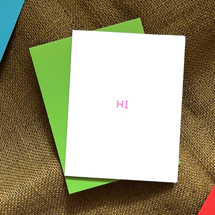 Carte de vœux HI (rose) pour la vente par Cozy Arts