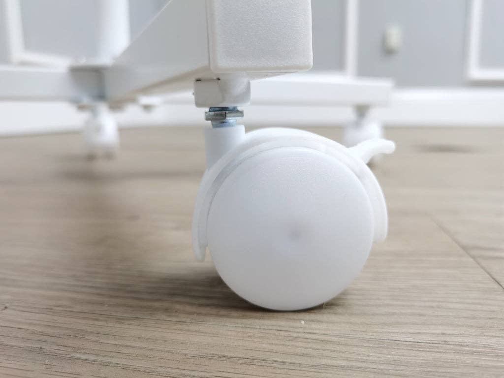 FIXTUREDISPLAYS – Suporte/tripé de expositor de loja por atacado – Expositor Rotativo de Baldes FixtureDisplays®, Suporte de Metal Branco para Lojas INCLUINDO 24 Caixas de Plástico Transparentes 10157+24X194856