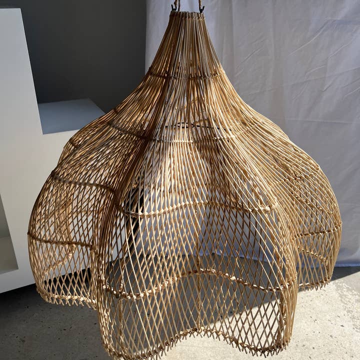 Office Objets - Wholesale Chandelier/Hanging Light - Pendant light, flower-shaped rattan fixture, tulip, corolla H:80cm D80cm36