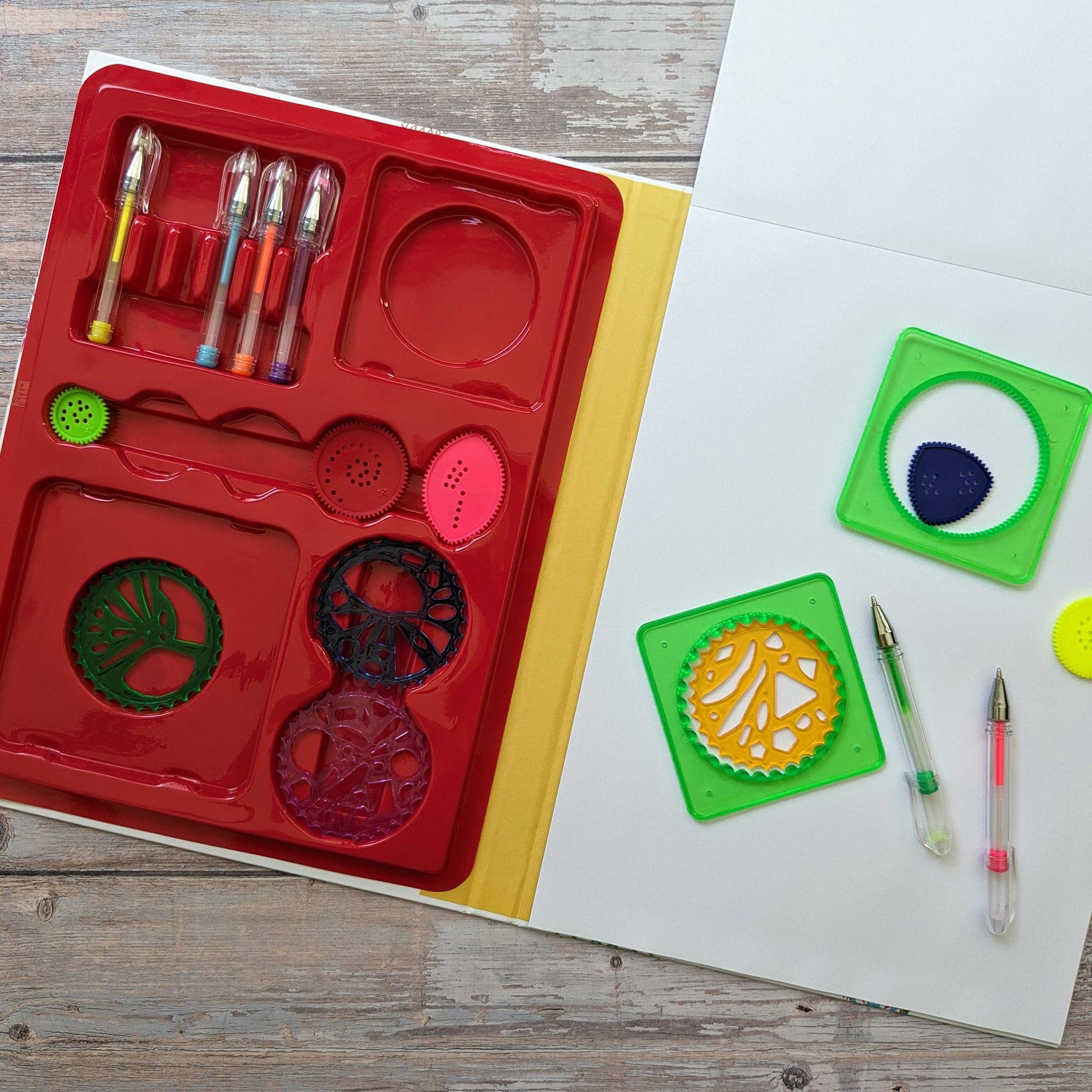 Robert Frederick Ltd – wholesale Crafts, hobbies & DIY book – Get Creative With Spiro Wheels - Children's Activity Book - Includes Pad, Pens and Wheels5