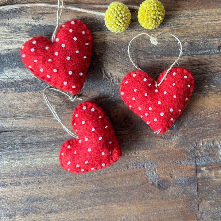 Global Crafts - Wholesale Ornament Set - Handmade Felt Red Hearts, Set of 32