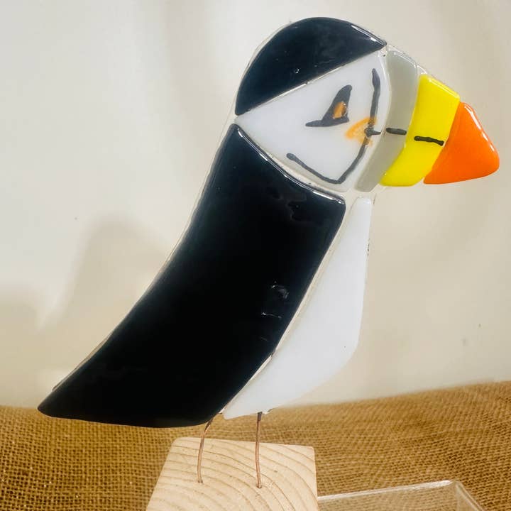 Ally Glass Studio - Wholesale Decorative Figurine - Fused Glass Chuffin the puffinÂ