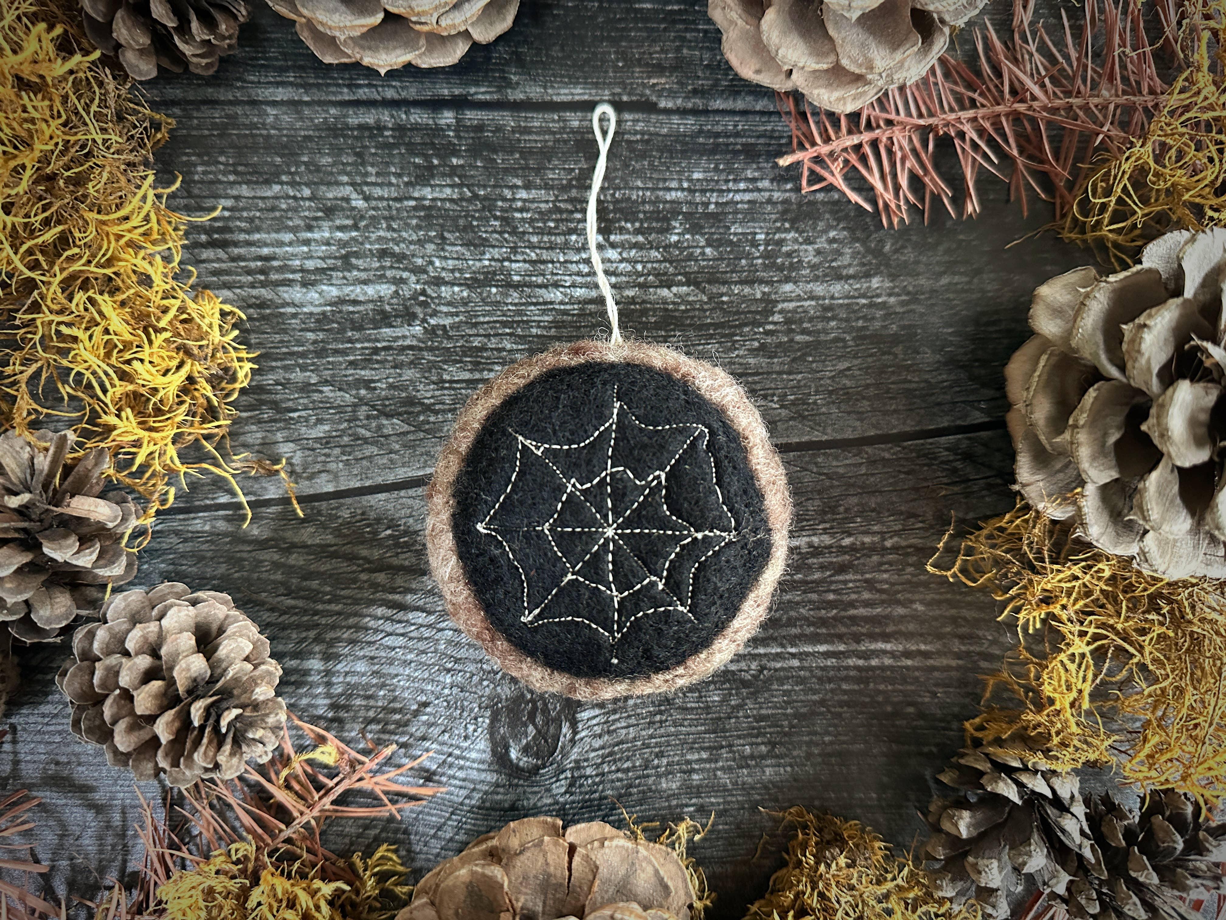 House of Moss - Vendita all'ingrosso Decorazione - Ornamento Rotondo Decorato | Lana Infeltrita | 15 Varianti di Colore16