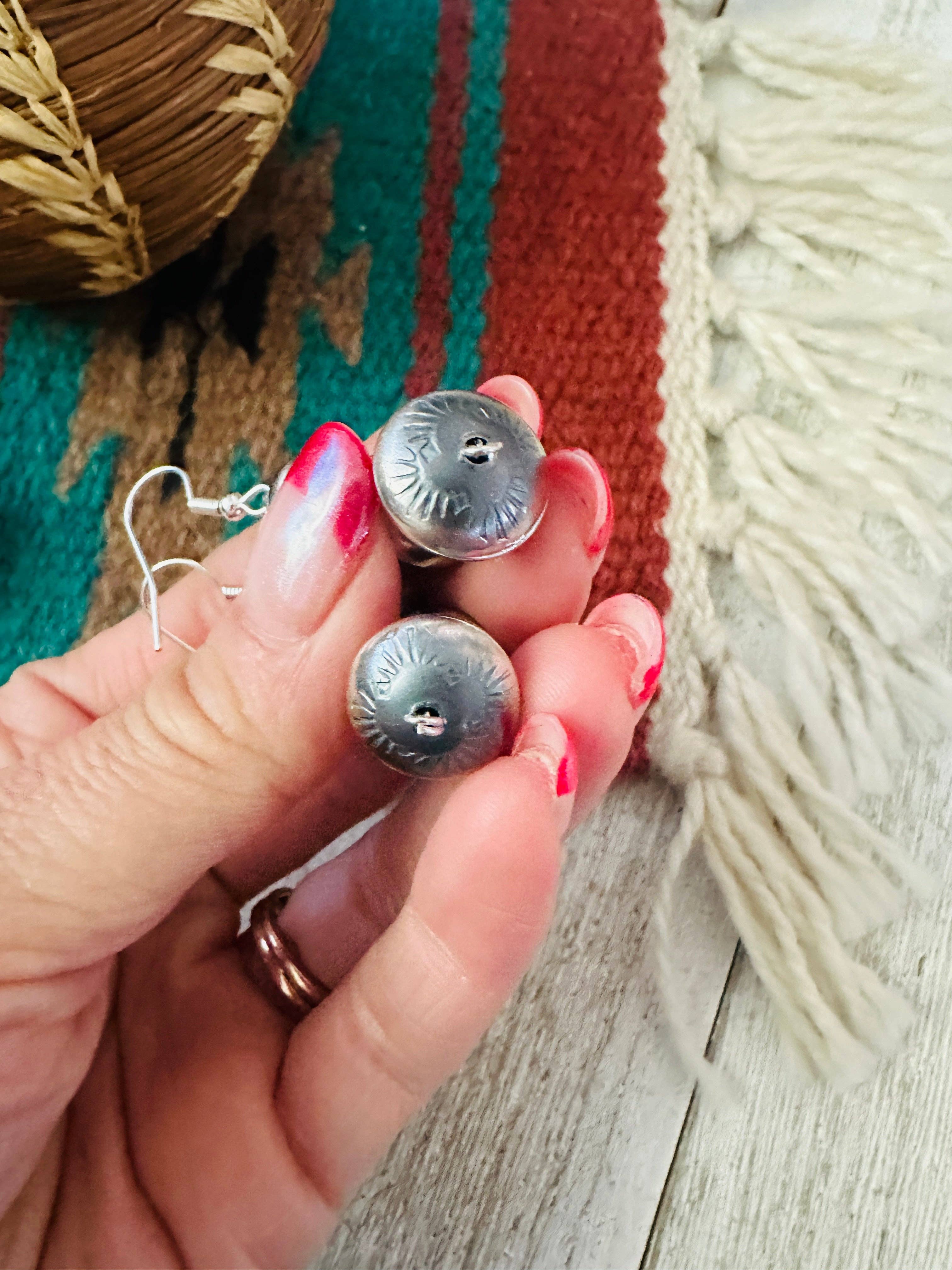 Nizhonitradersllc - Vente Boucles d'oreilles pendantes - Boucles d'oreilles pendantes en argent sterling avec perles Navajo5