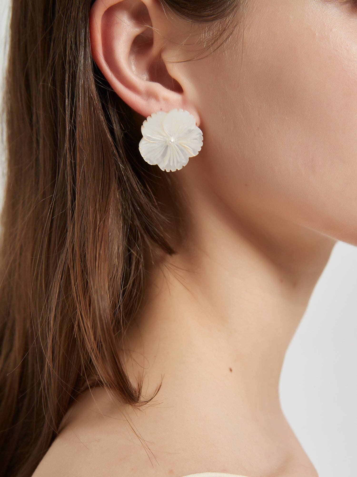 Miss Cecilia - Wholesale Stud/Post Earrings - Mother of Pearl Flower Ear Studs1