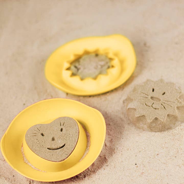 Quut Toys - Wholesale Beach/Pool Toy - Kids & Baby - Quut Beach Set - Triplet, Ringo and a Magic Sand Shaper