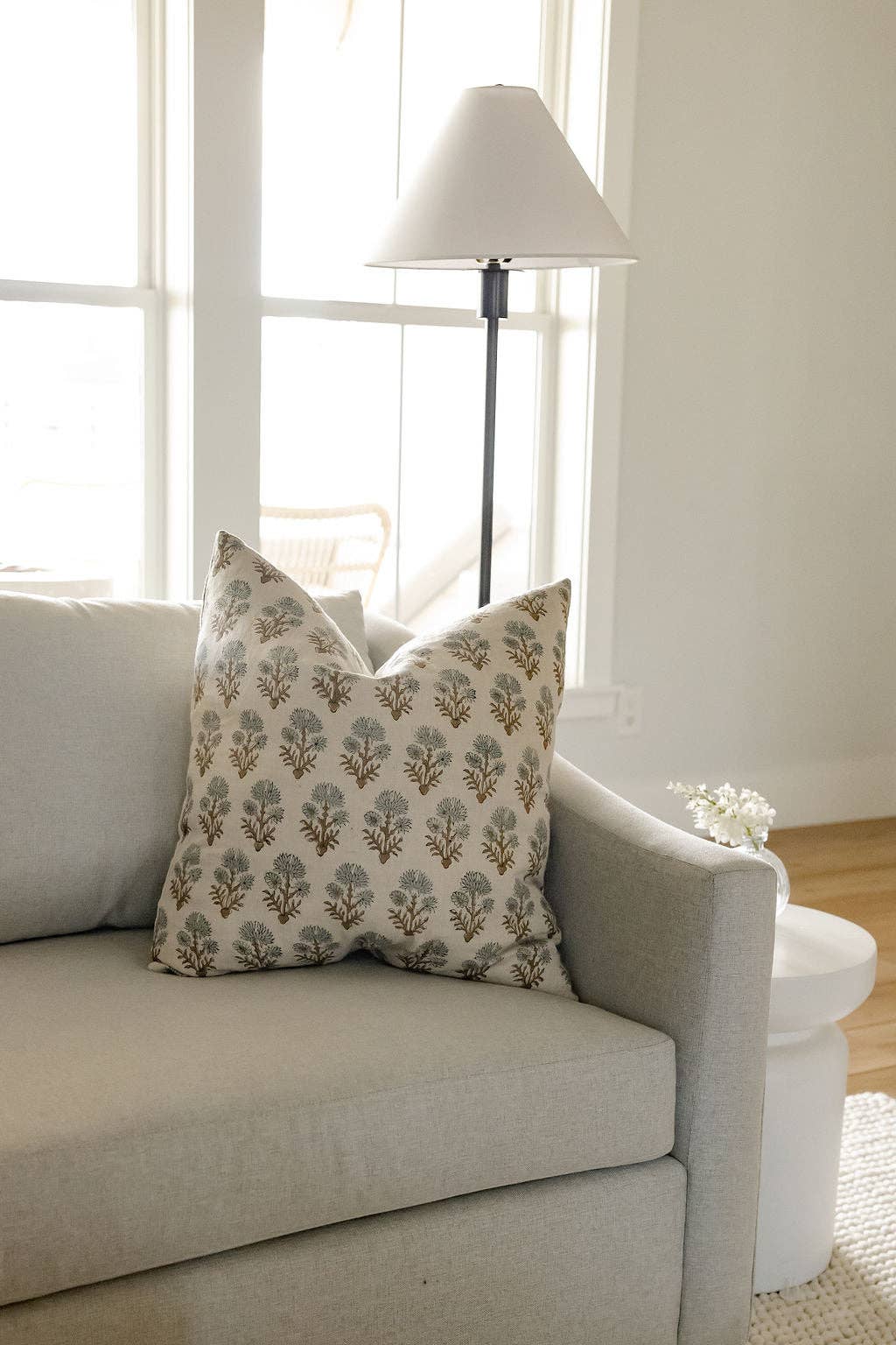 Mary & Jayne Pillow Co - Wholesale Throw/Decorative Pillow - June5