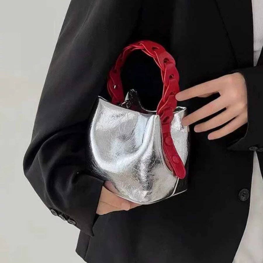 PLATA Bolso cubo plateado de diseño sofisticado de venta al por mayor en Faire1