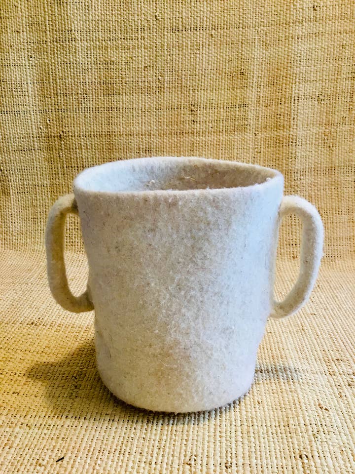 Corbeille en feutre de laine pour la vente par Maison Callaloo