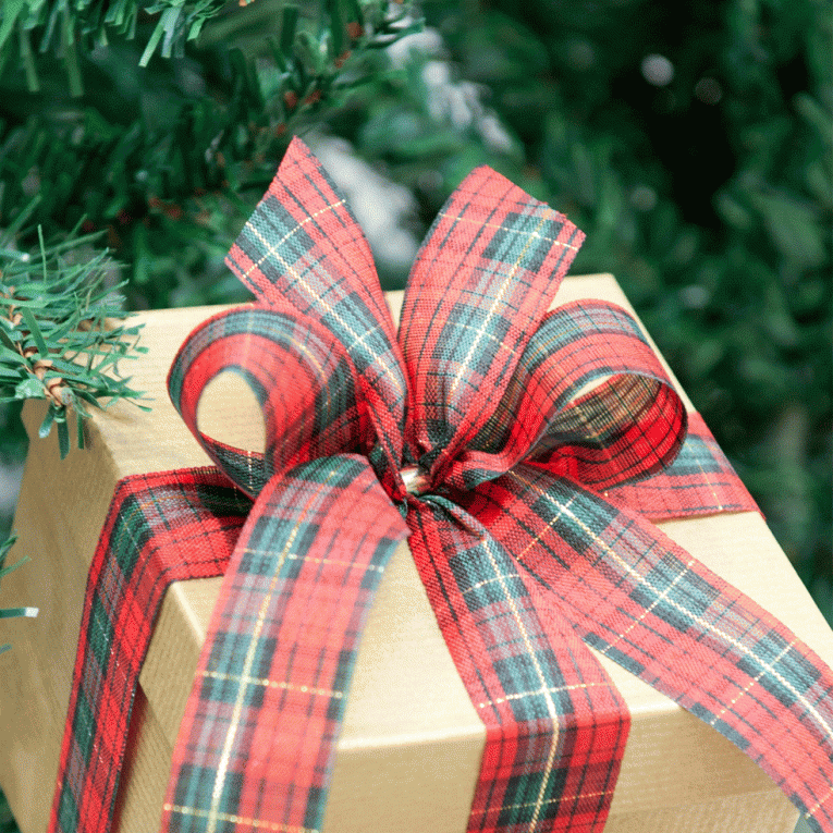 kadopapier.net - Vente Ruban – emballage cadeau - Ruban textile tartan rouge et vert avec fils dorés3