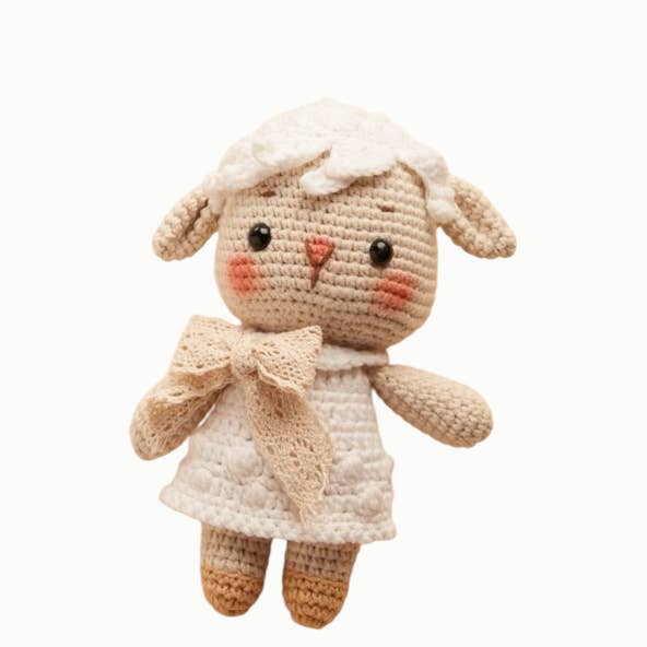 Baby Fårepige - håndlavet hæklet dyr for engroshandel hos Giramisu Canada