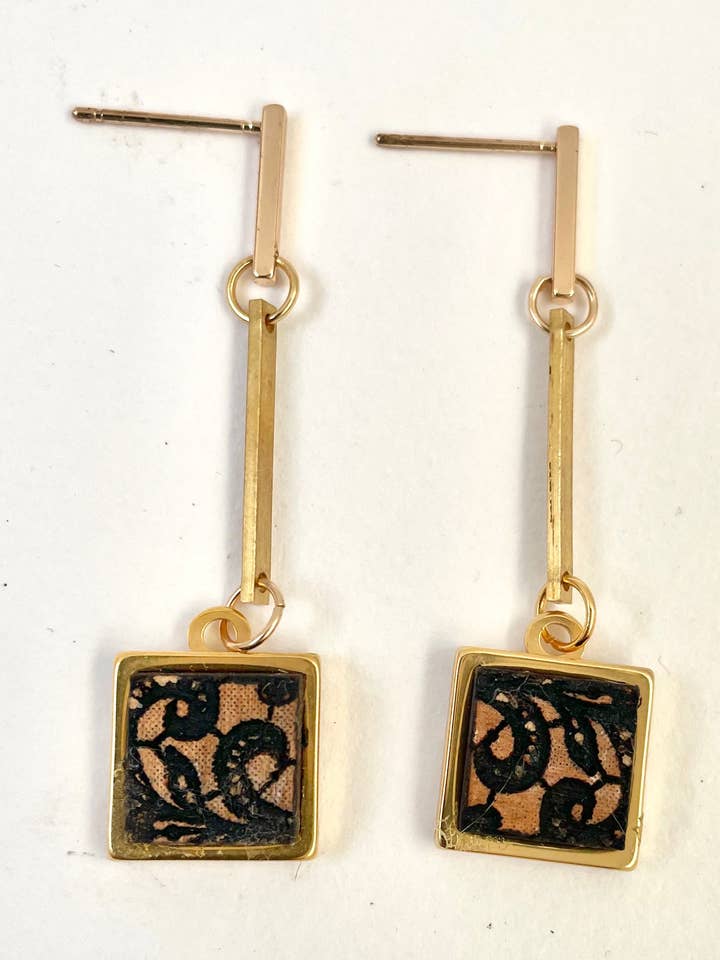 Gold Bar Dangle Earring, Lace on Wood 7x1.5x0.5 for wholesale by Mothú Jewellery