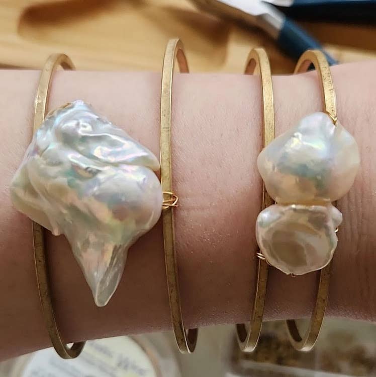 Sara Sela Jewelry - Wholesale Cuff Bracelet - Bold Natural Baroque Pearl Wrapped Brass Cuff Bracelet3