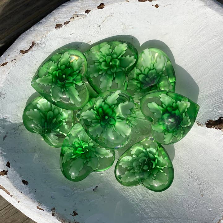 SHOPGIVECOURAGE - Wholesale Decorative Tabletop Object - Floral Glass Pocket Hearts w/Heart Bowl Display - Small (50)