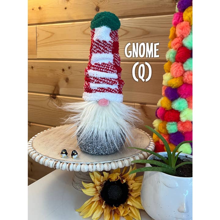 Leanne Bruce Co. - Wholesale Decorative Tabletop Object - Handmade GNOMES from Holiday to Spring to Fall Decor Gnomes8