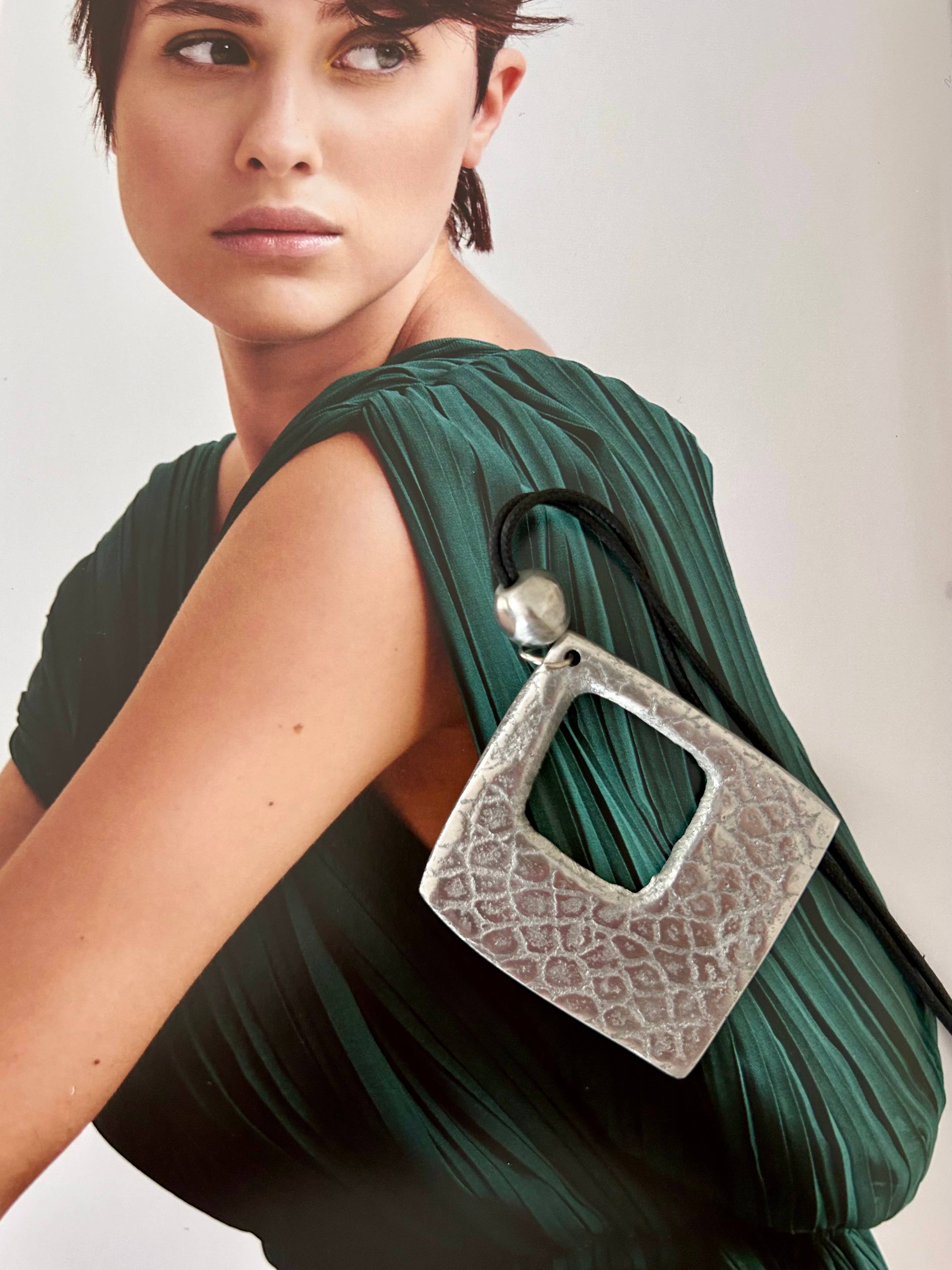 BABY JOYS - Wholesale Pendant/Charm Necklace - ADJUSTABLE SILVER PENDANT5