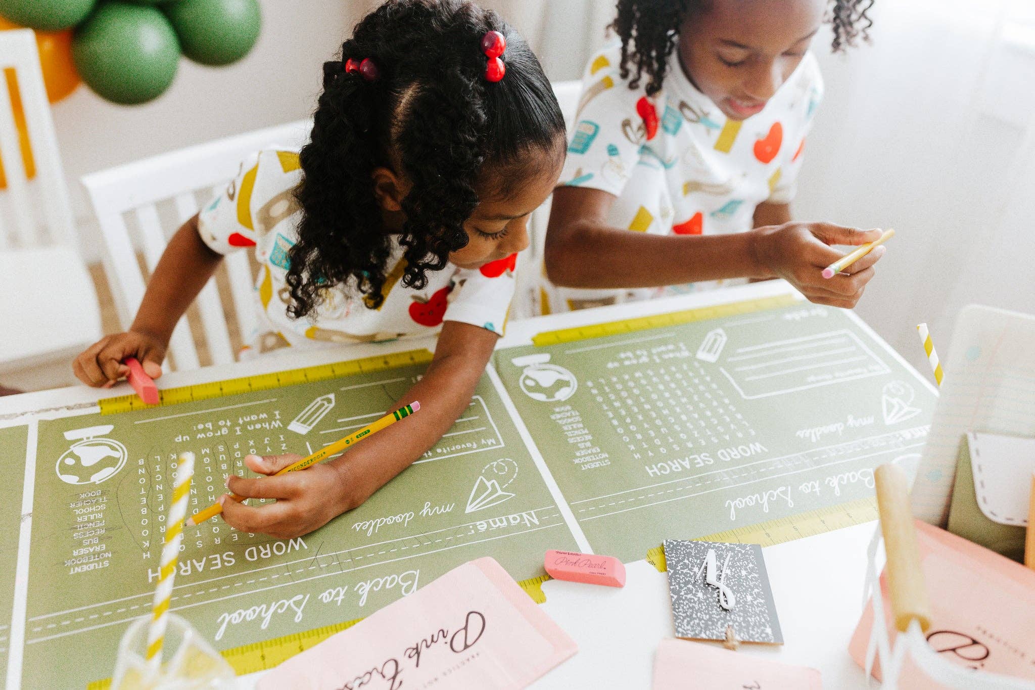 My Mind’s Eye – Engroshandel Engangdækkeserviet – BTS921 - Anledninger Af Shakira - Tilbage Til Skole Grøn Tavle Bordskåner9