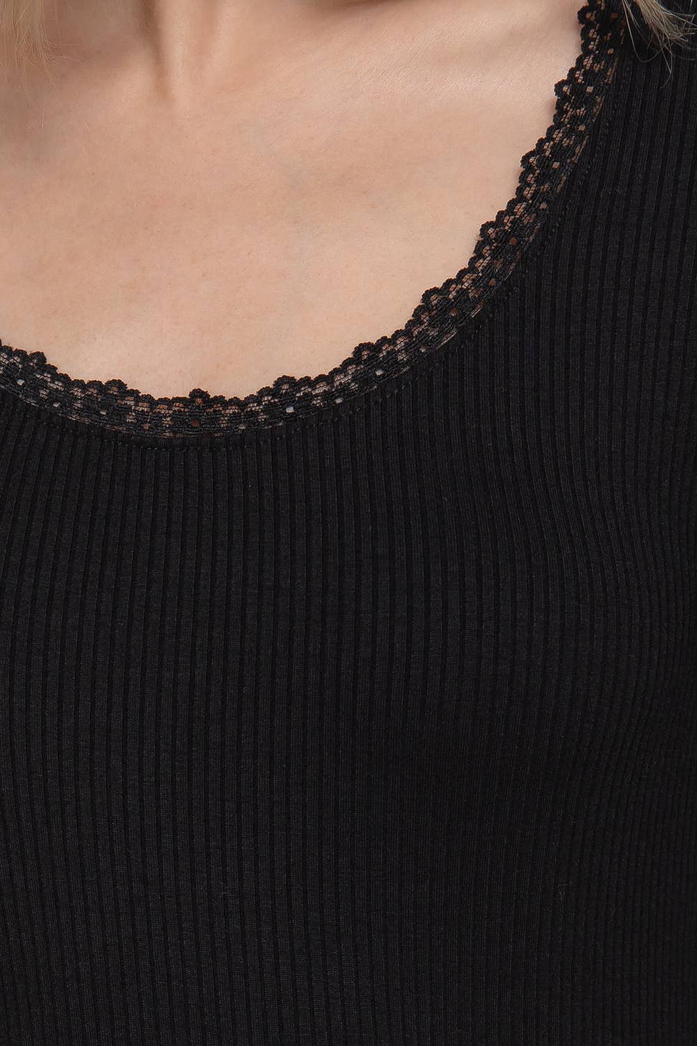 Active Basic | Active USA - Vente Haut en maille – femme - Top côtelé à manches longues avec col rond et bordure en dentelle4