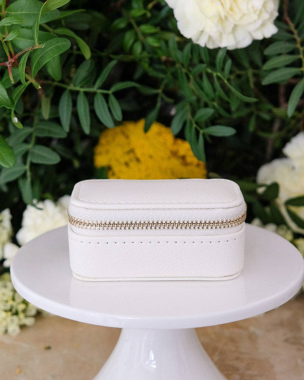 Maison Scarlett - Wholesale Jewelry Box/Organizer - Marie PU leather mini travel jewelry box4