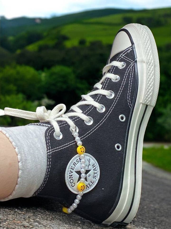 Cadeia de Calçados Happy Face por atacado de Ka_Creative_Art