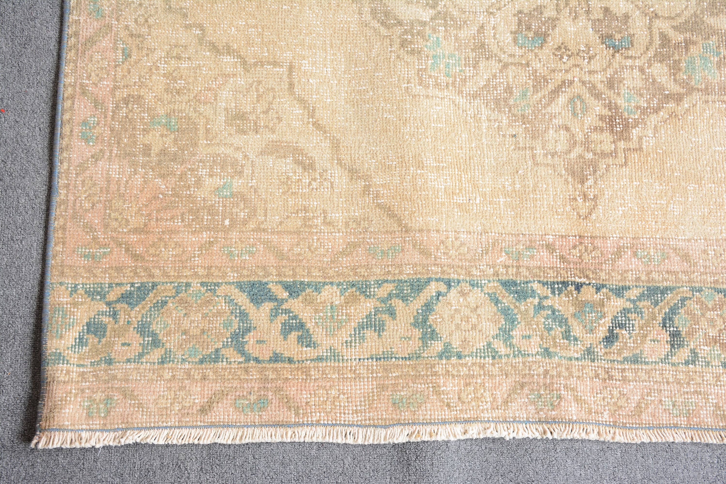 The Loom Wholesale - Wholesale Runner Rug - Vintage Geometric Wool Rug - Beige & Blue5