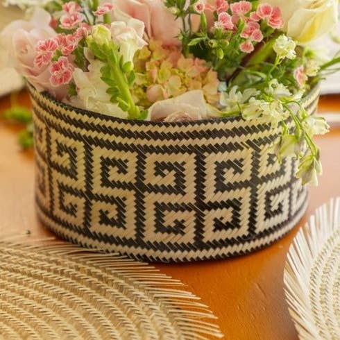 Cesti di Fiori Noir (M) per la vendita all'ingrosso da parte di Maisie Grace Designs