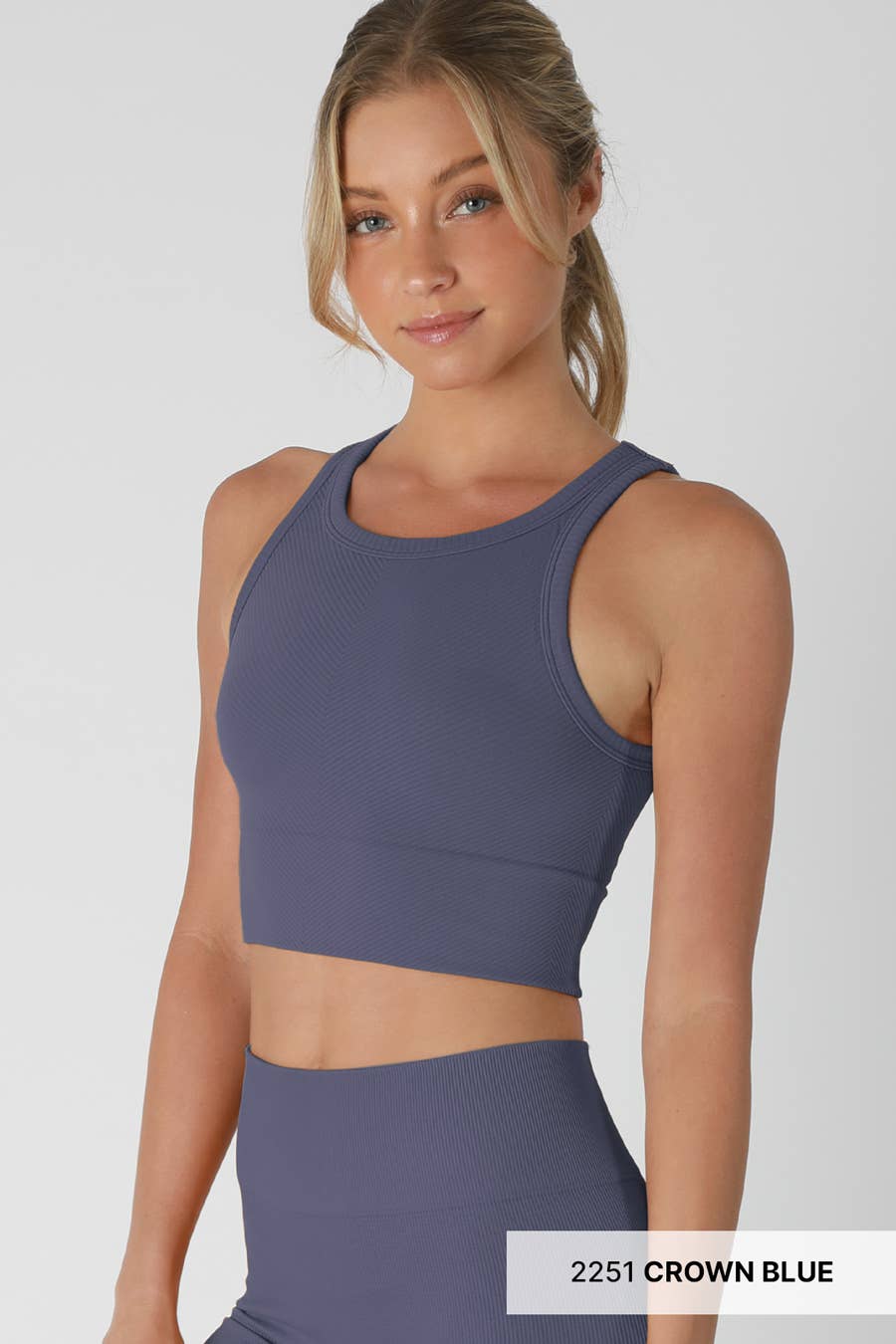 NIKIBIKI – Top de malha - Mulher por atacado – NS7933 - Top recortado Chevron Highneck29