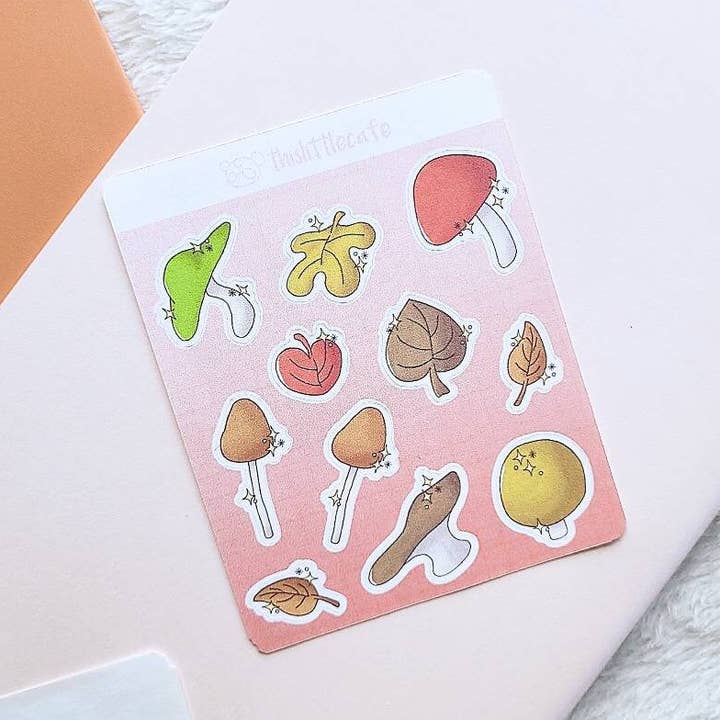 Efterårsvibes klistermærke | Efterårsmærkater | Søde Kawaii svampe Mushies Leaves Leaf | Cottagecore Cottage Forest Vibe for engroshandel hos This Little Cafe