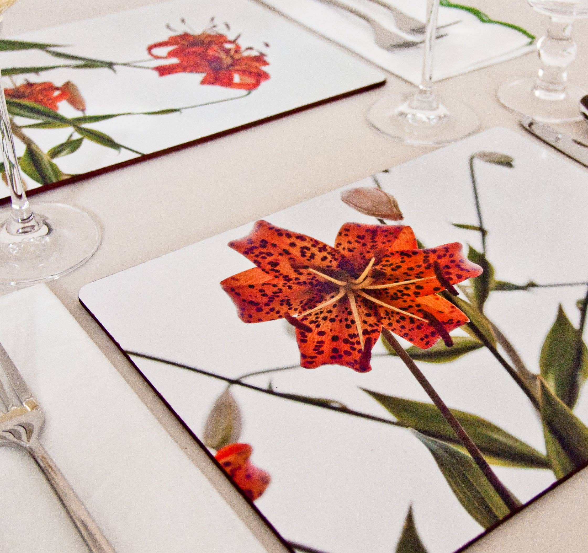 Gregory Dennis Design - Wholesale Placemat - 6 Floral Placemats  - Lilium8