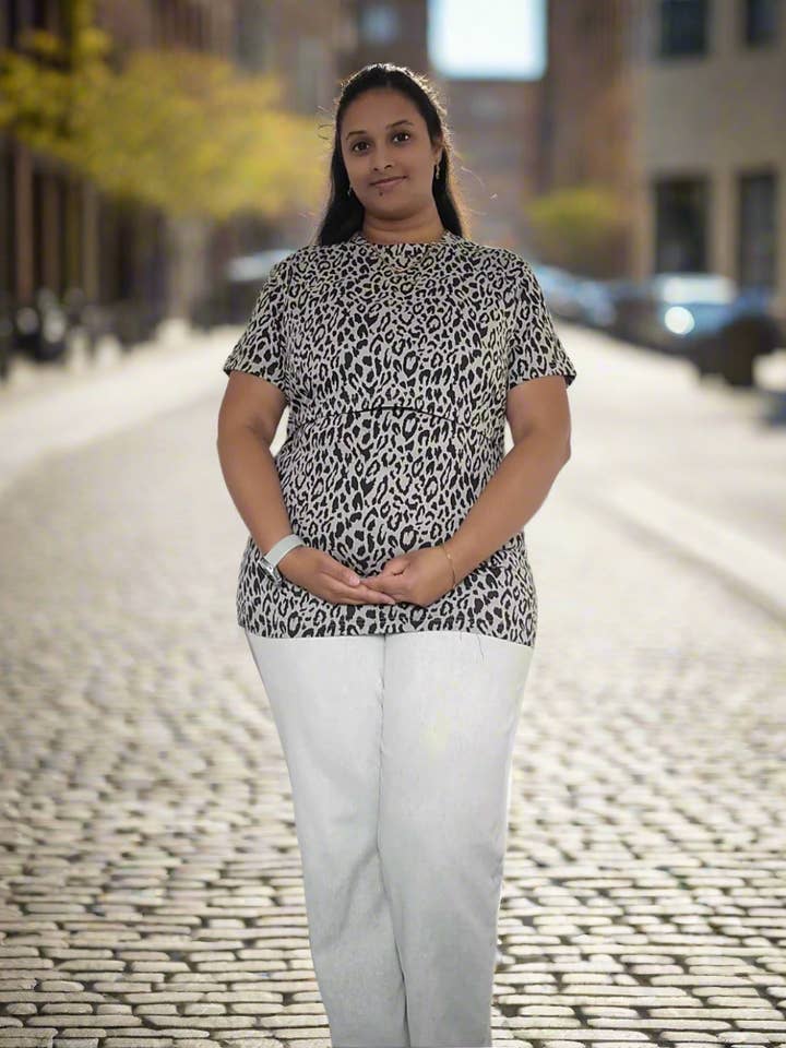T-shirt d'allaitement léopard noir et beige pour la vente par Mamma | Maternity & Nursing Wear
