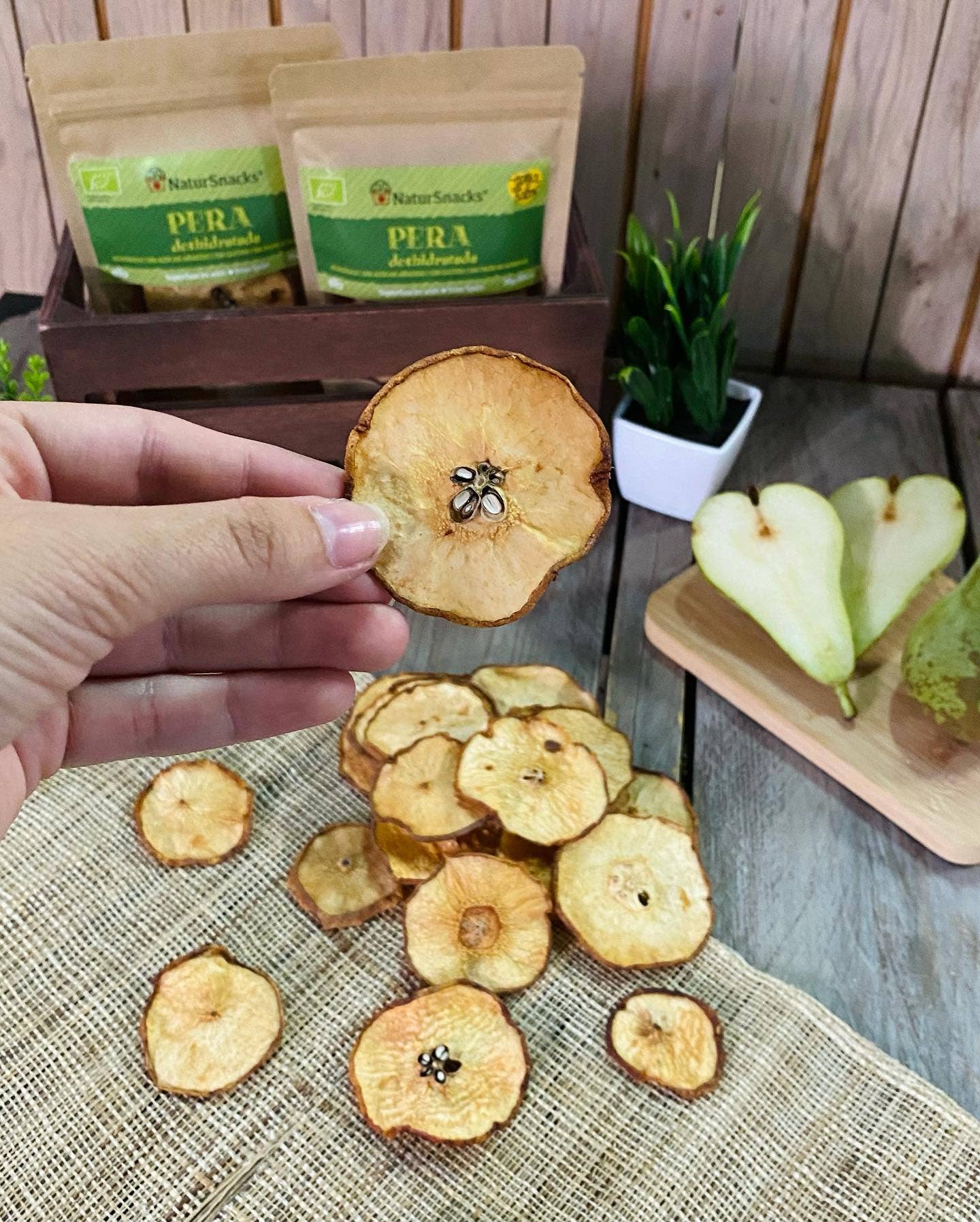 Natursnacks - Wholesale Dried/Dehydrated Fruit - Organic Dehydrated Pear2